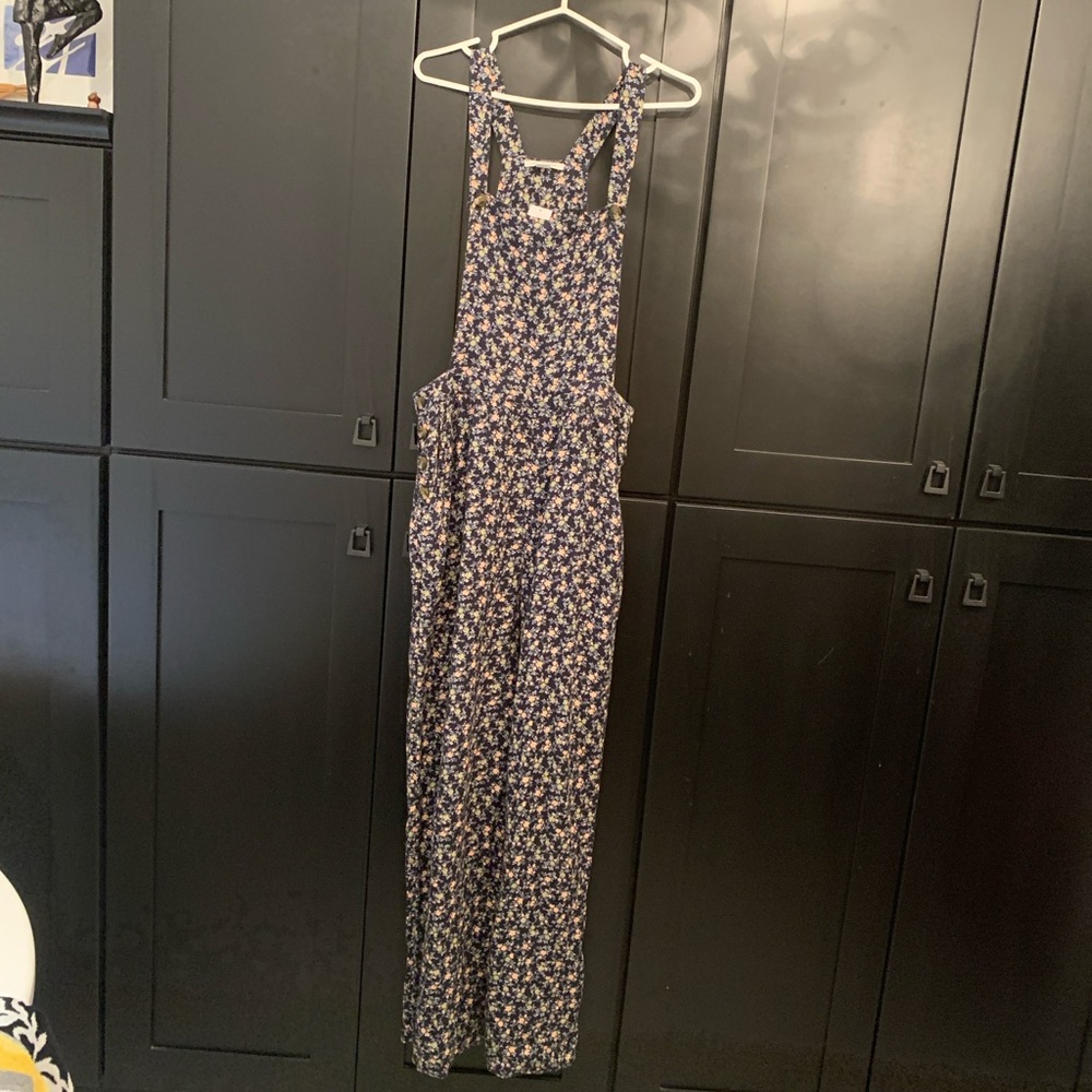 American Eagle Outfitters Floral Pattern Overalls